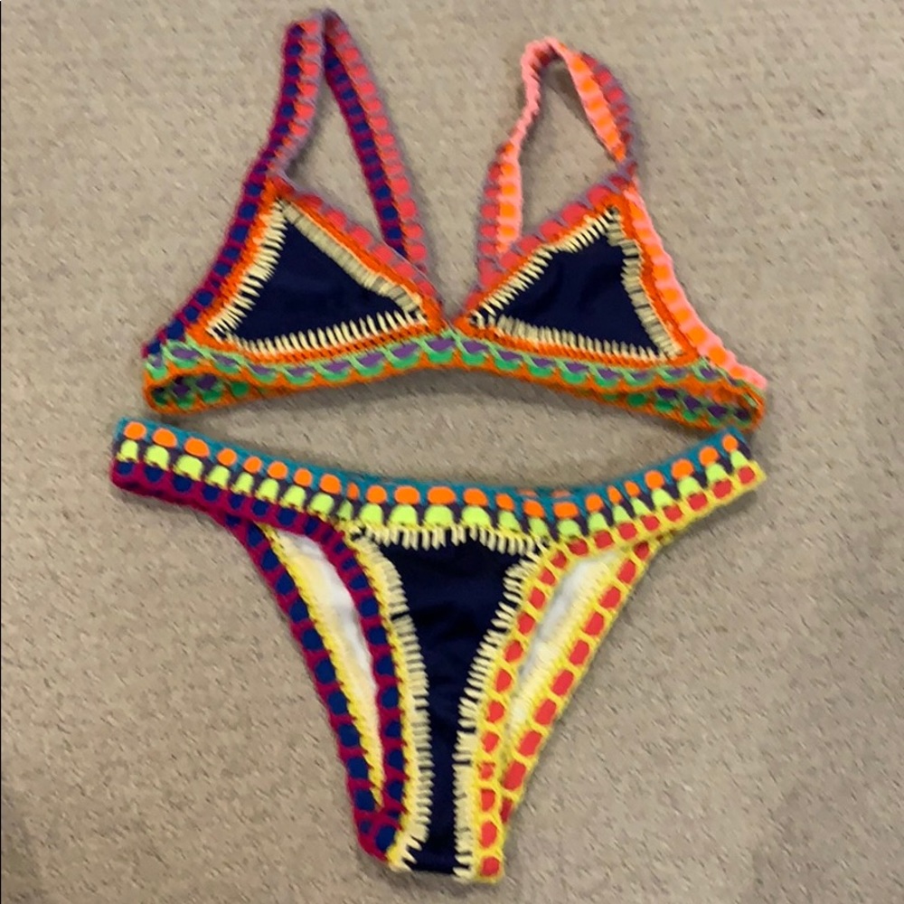 Embroidered elastic bikini navy & multicolor
